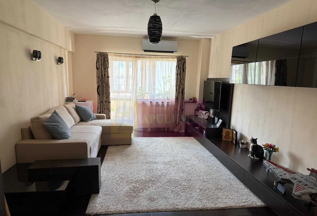 Apartament 4 camere bd Decebal stradal