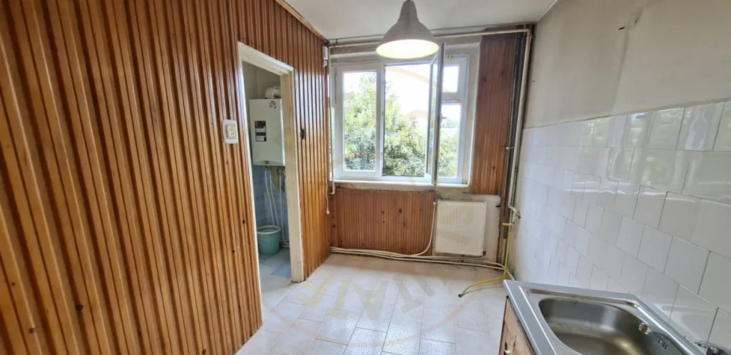 Apartament 4 camere Nord Etaj 3 la Poarta Scolii nr 14