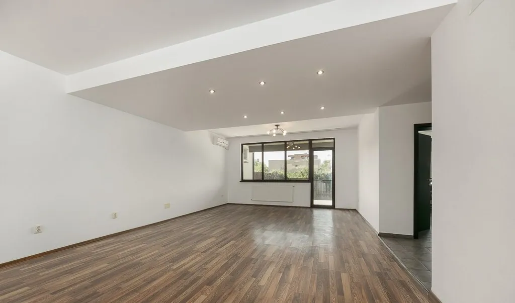 Vila spatioasa si eleganta in Pipera - zona Porsc
