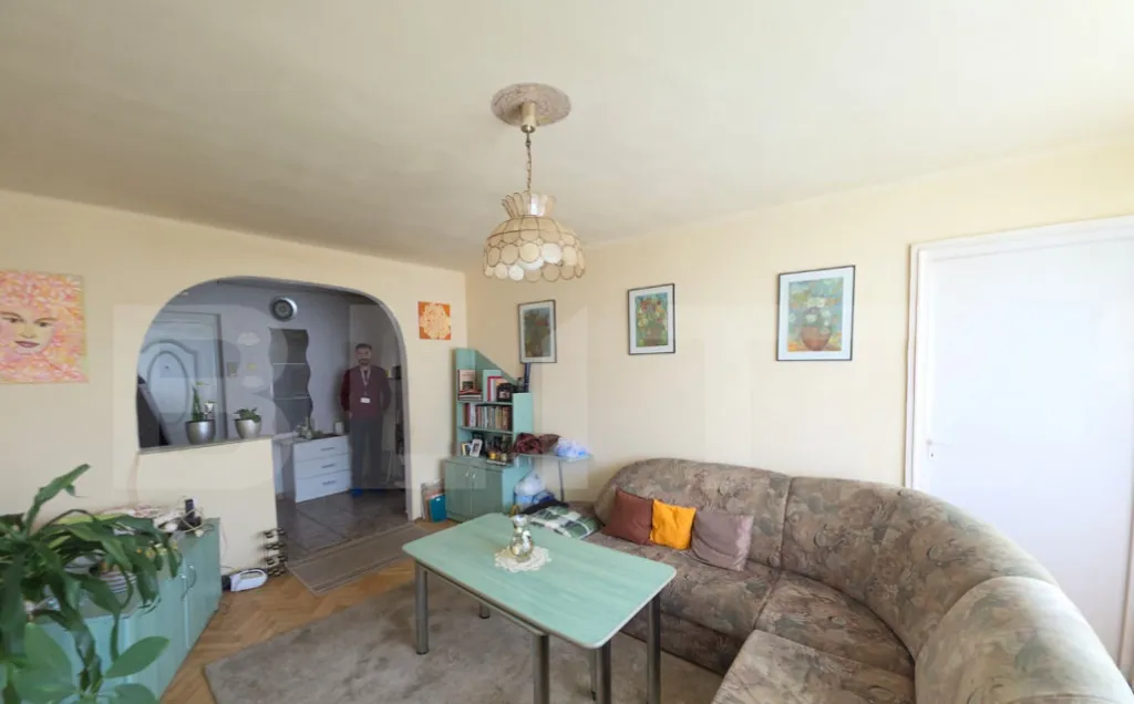 Apartament cu 2 camere de vanzare - zona centrala Zon
