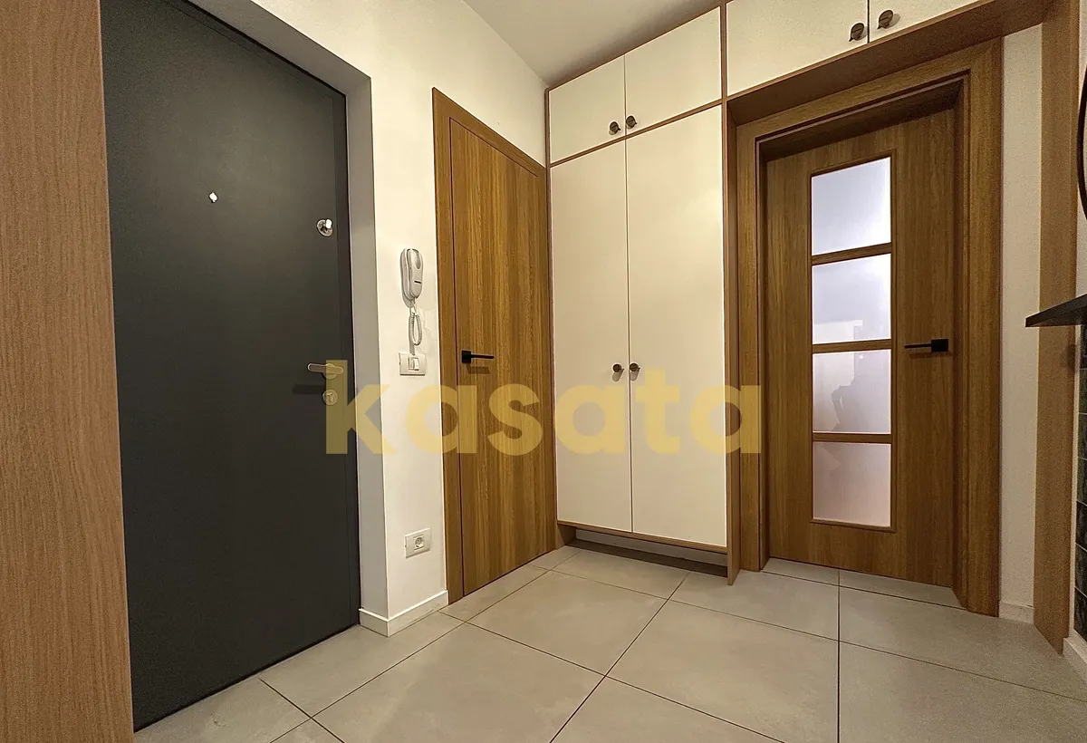 Cismigiu apartament 4 camere etaj 1/6 fara risc seismic boxa