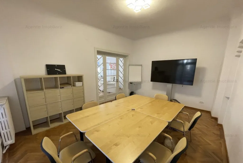 Birou Firma Vila S P E Str Toamnei / Bd Dacia