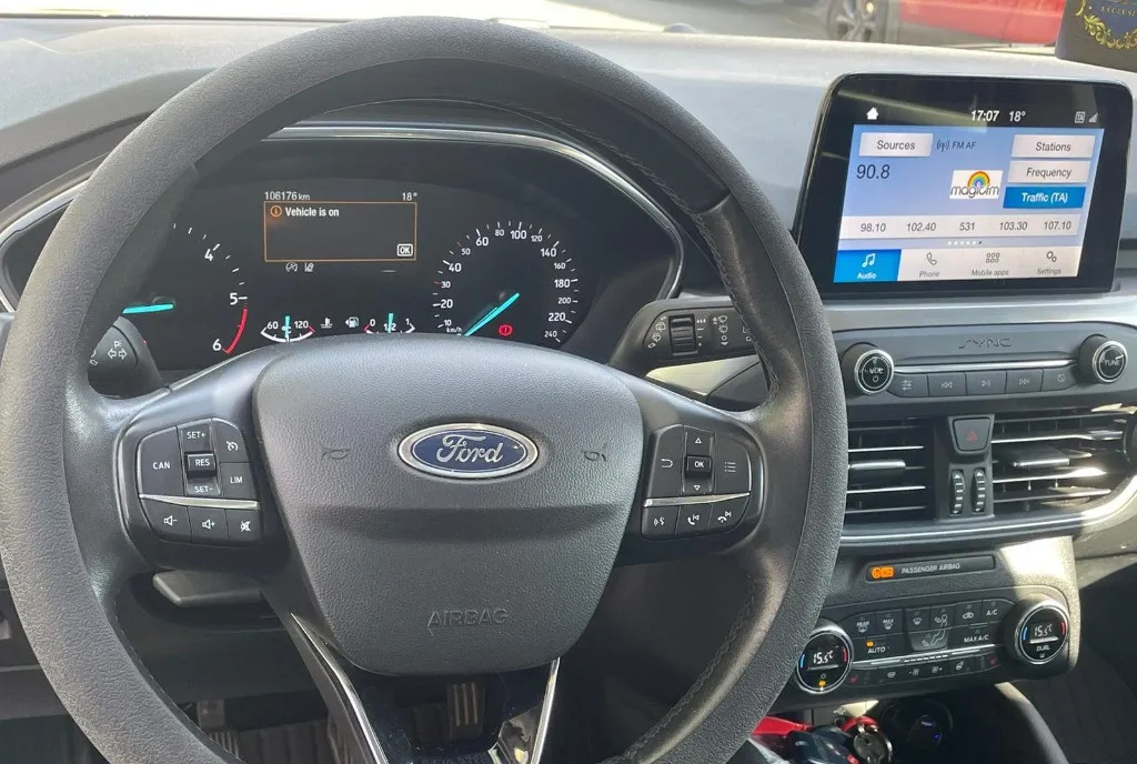 Ford Focus Titanium Bussinees Ecoblue 11 000 eur