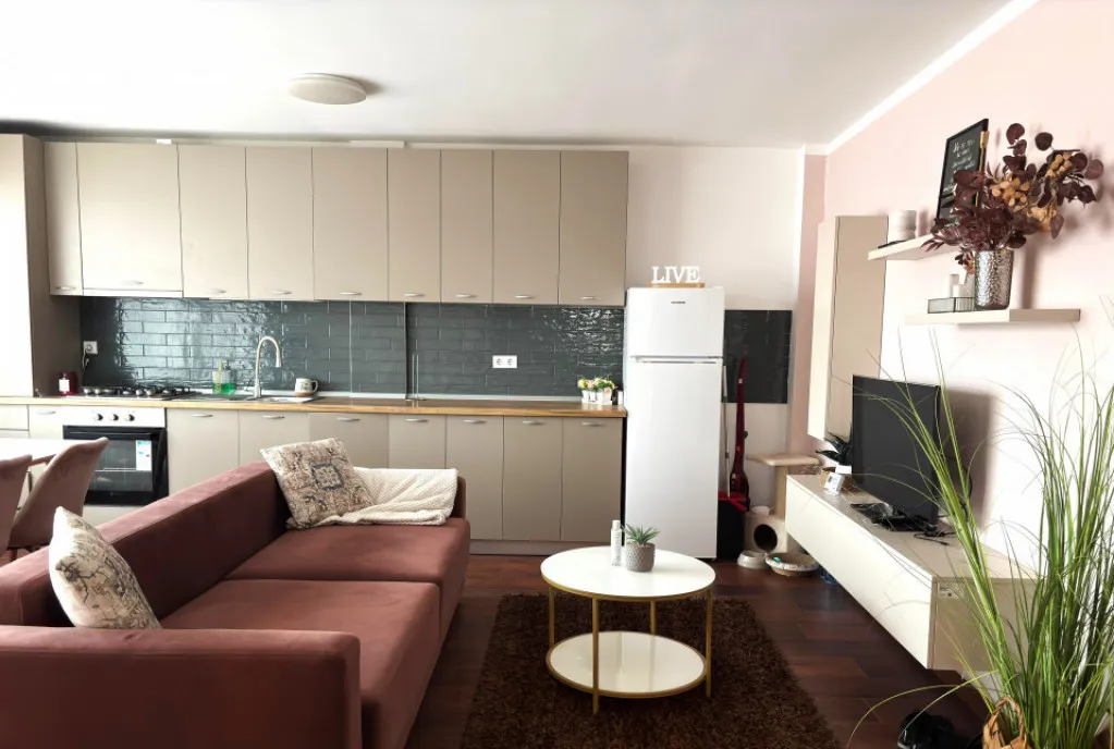 Apartament str Eroilor Parcare centrala proprie aer cond