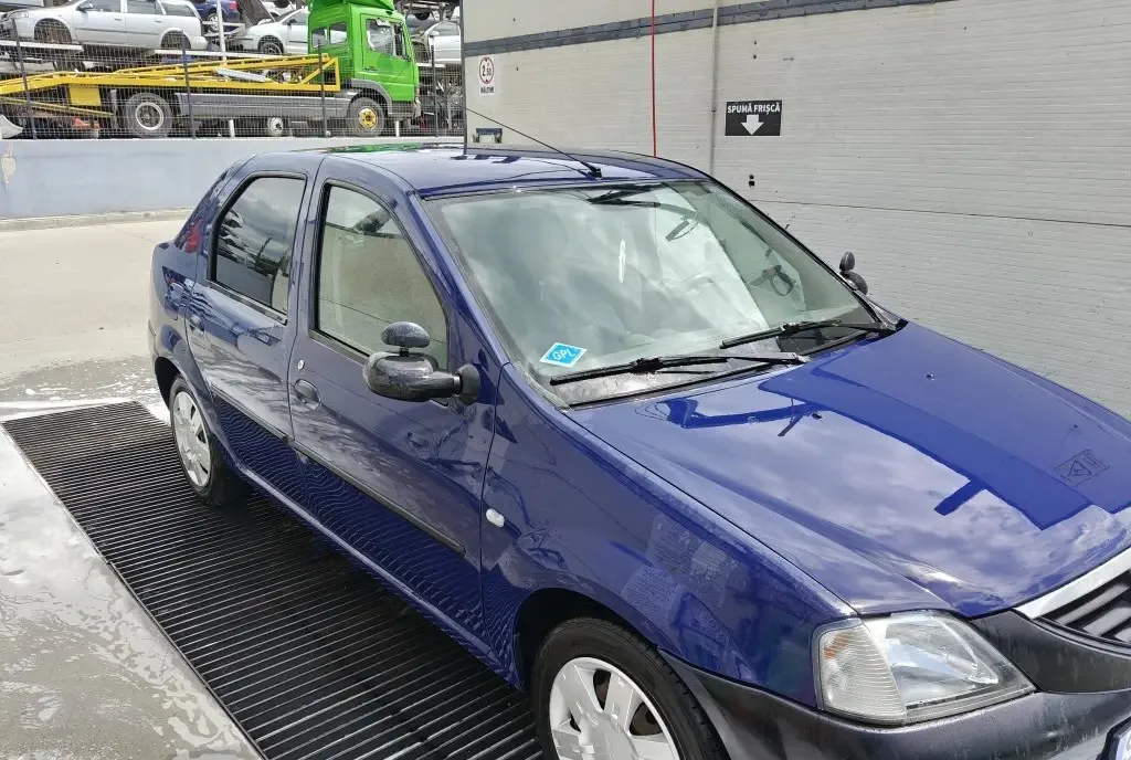 Dacia Logan 2005 8 600 lei