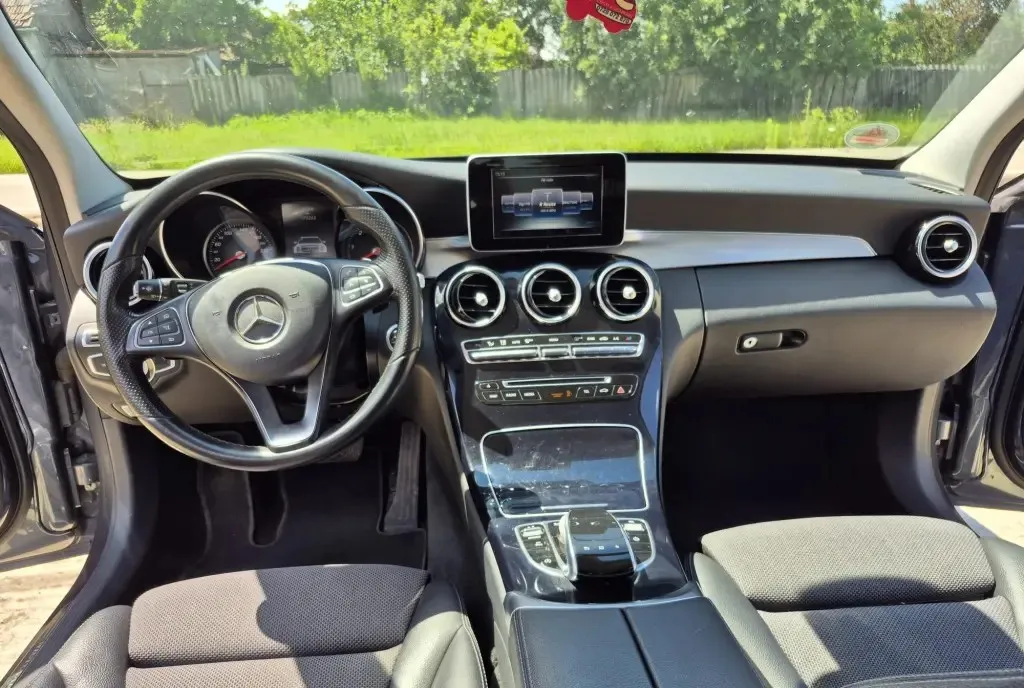 Mercedes-Benz C-class 200 2015 euro6 9 750 eur