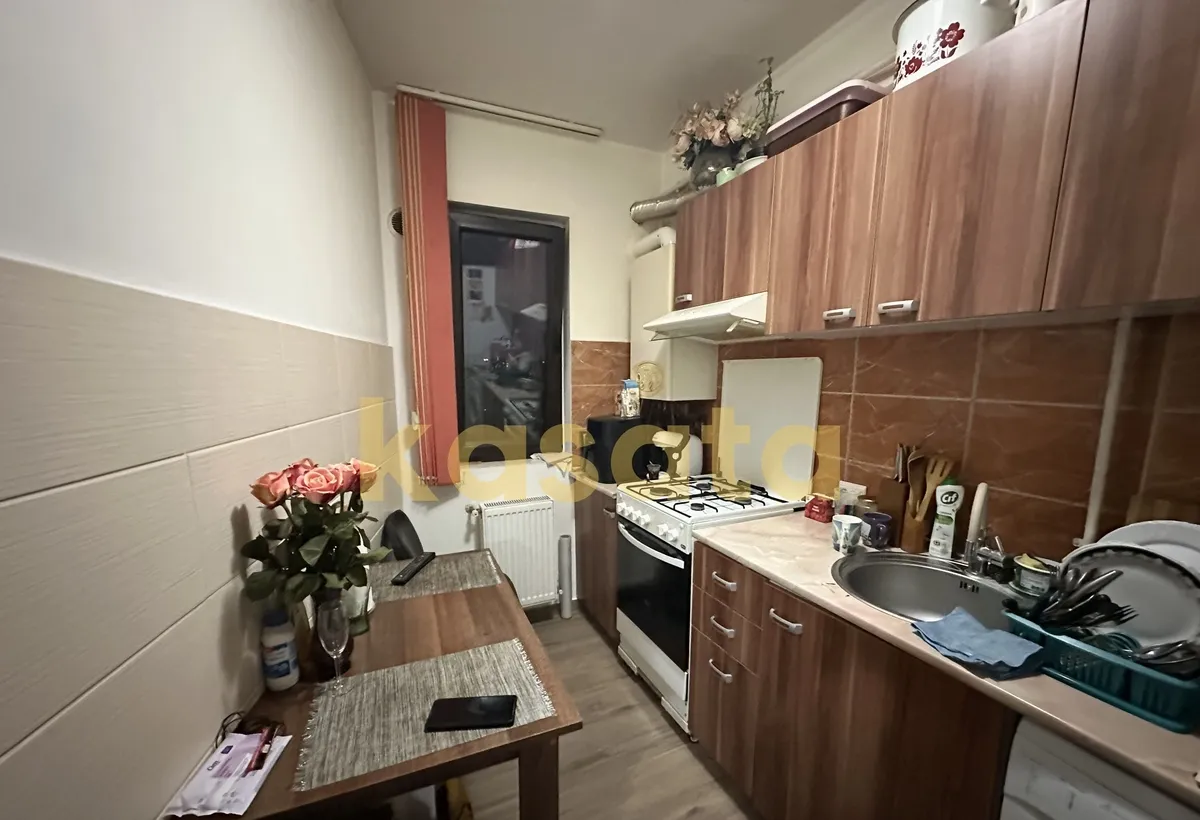 Drumul Taberei garsoniera etaj intermediar parcare