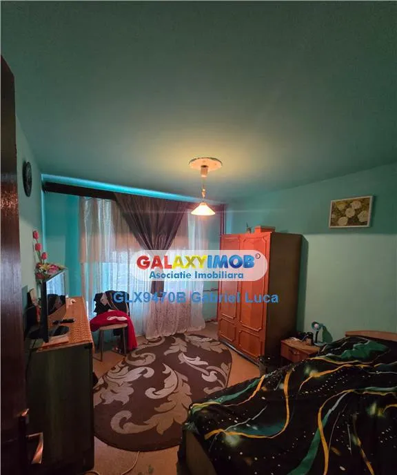 Apartament 4 camere 82 mp Decomandat Podul