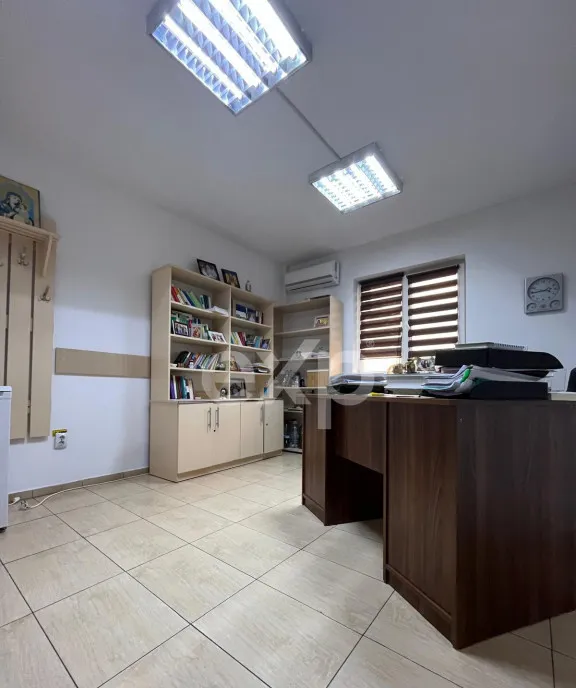 Casa P M cu birouri amenajate si teren 5 423 mp pentru fir