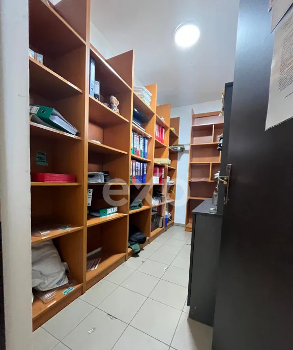 Casa P M cu birouri amenajate si teren 5 423 mp pentru fir