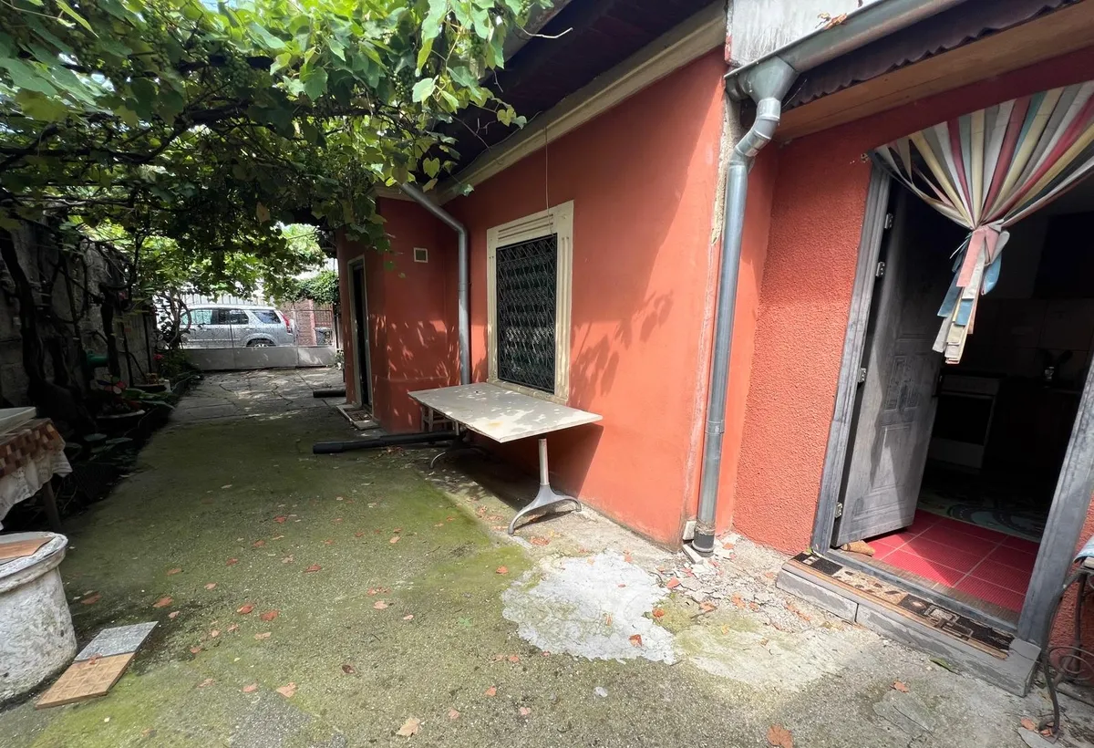 Rahova Petrom casa singur curte locuibila 125 mp
