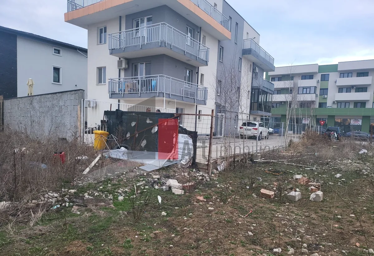 Titan Parcul Teilor teren intravilan