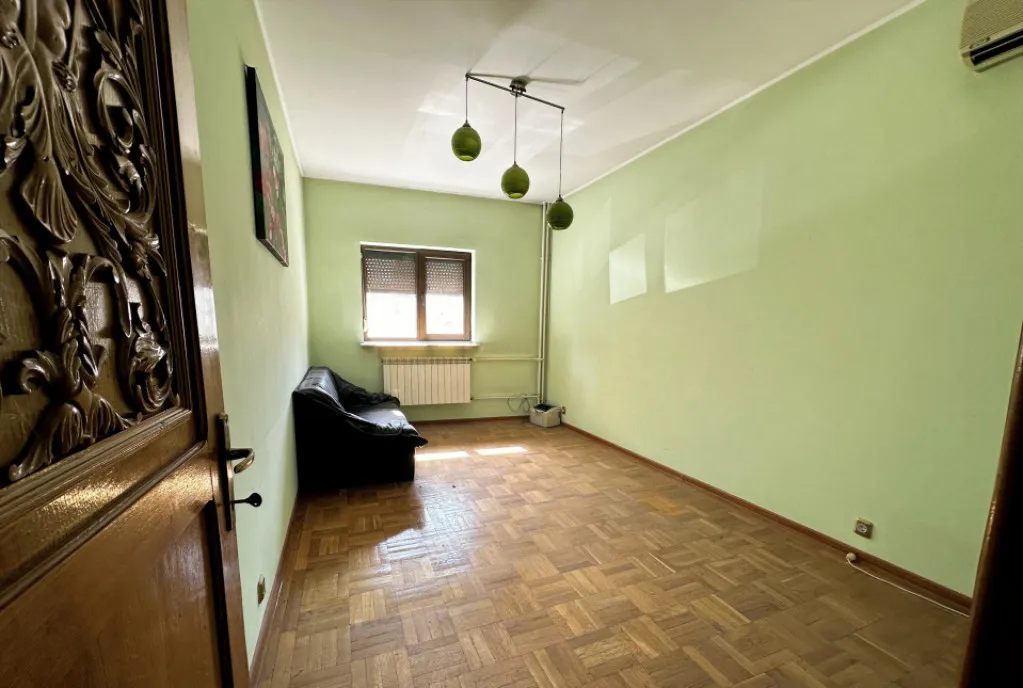 investitie -Casa 8 camere 13 Septembrie Pandu