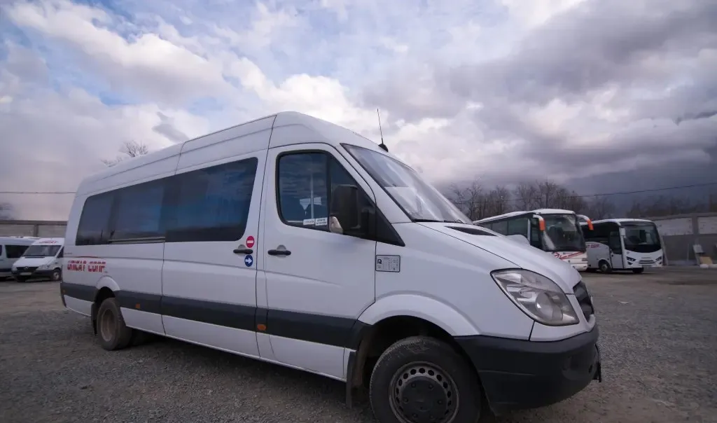 Microbuz Mercedes-Benz Sprinter 516 - 19 1 loc 16 000 eur