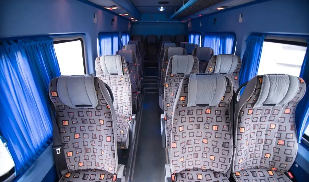 Microbuz Mercedes-Benz Sprinter 516 - 19 1 loc 16 000 eur