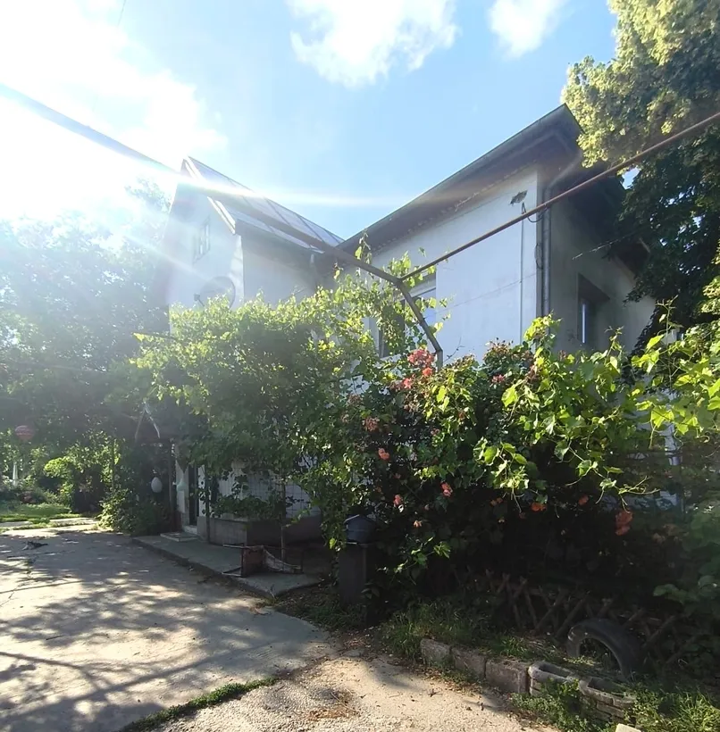 Jilava Tineretului Casa solida 1000mp Teren 260mp 175 000 eur