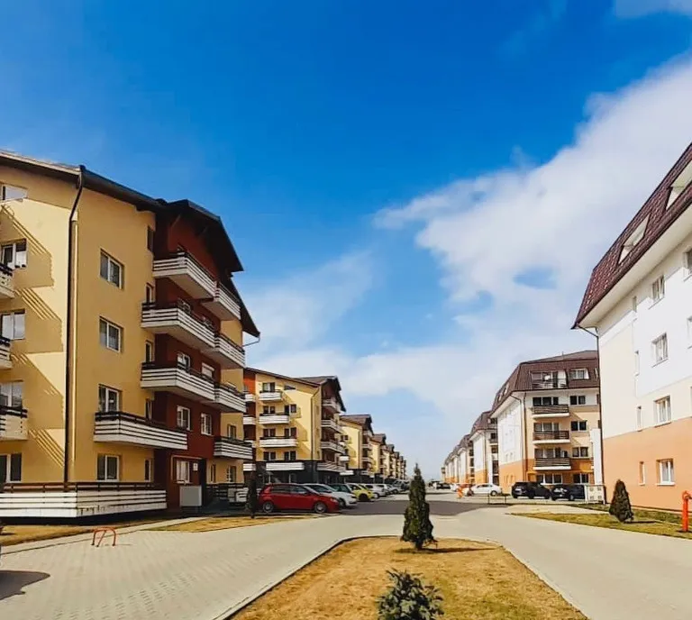 Cel mai mic pret apartament 3 camere 72 mp utili etaj 4
