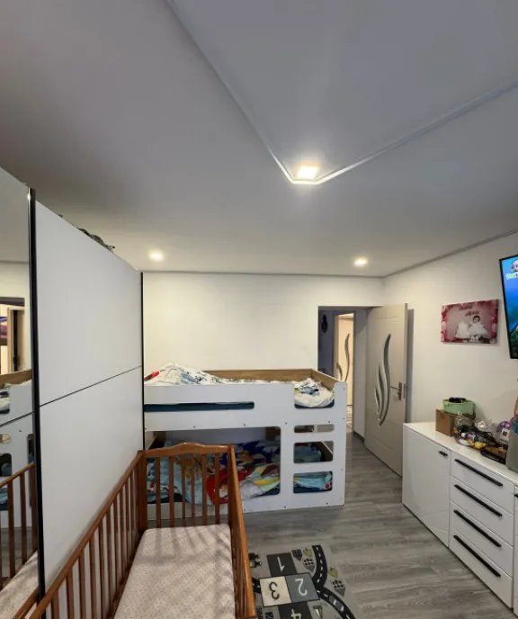Apartament 3 camere 78mp zona Radauti