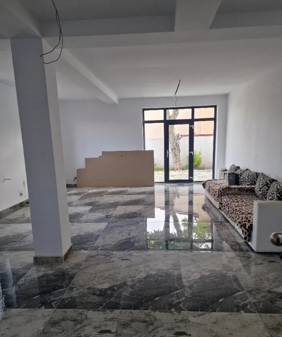 Proprietar vand vila p 1 p curte 5 cam Aparatorii patriei