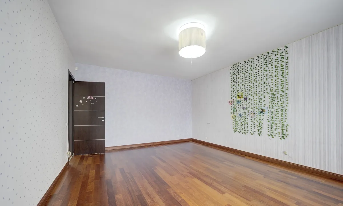 Sisesti 6 camere 242 mp 2 parcari