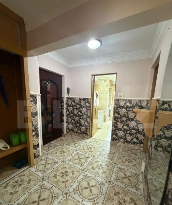 Apartament cu 3 camere etaj 1 zona Calea Obcinelor