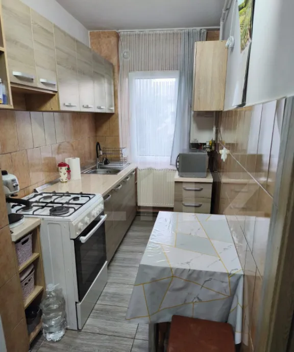 Apartament 3 camere semidecomandat 48 mp balcon - Dealu