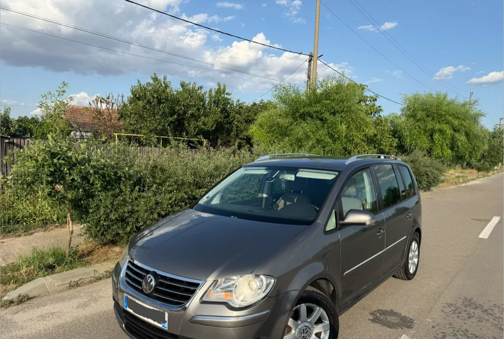 Volkswagen Touran DSG 2 0 Tdi-140 Cp- Recent adus 3 800 eur