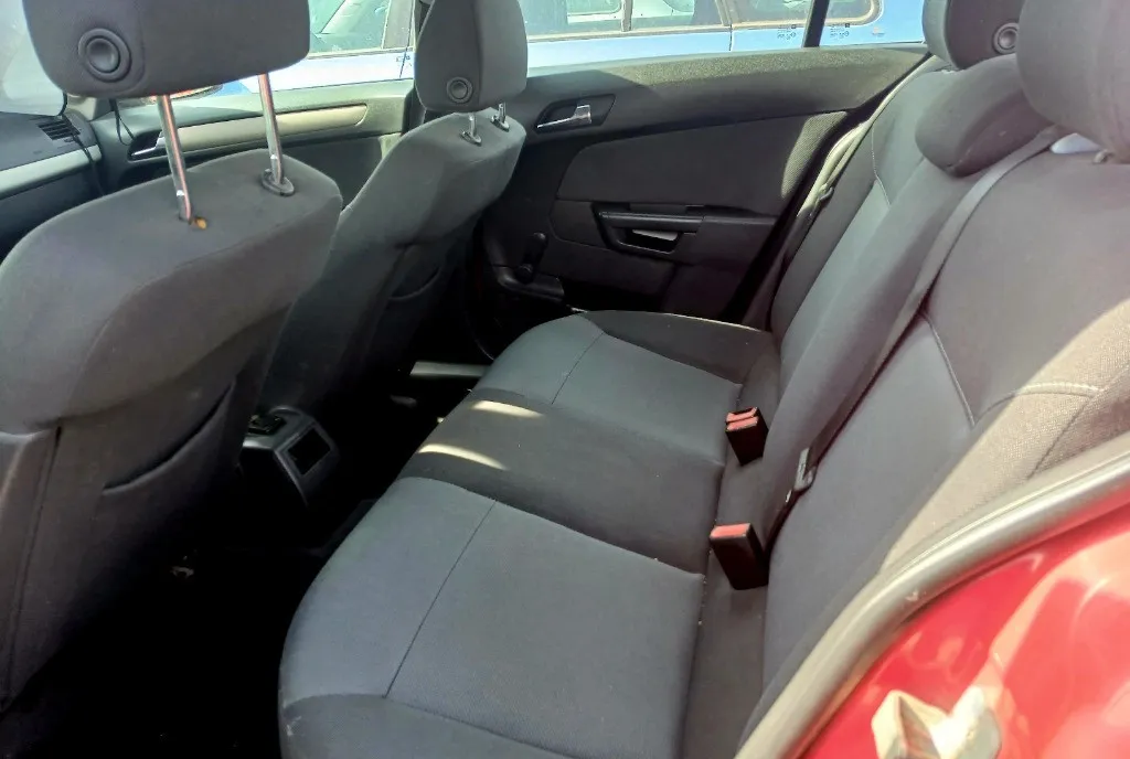 Opel Astra 1 3 5 usi cu Climatronic 2008 1 950 eur