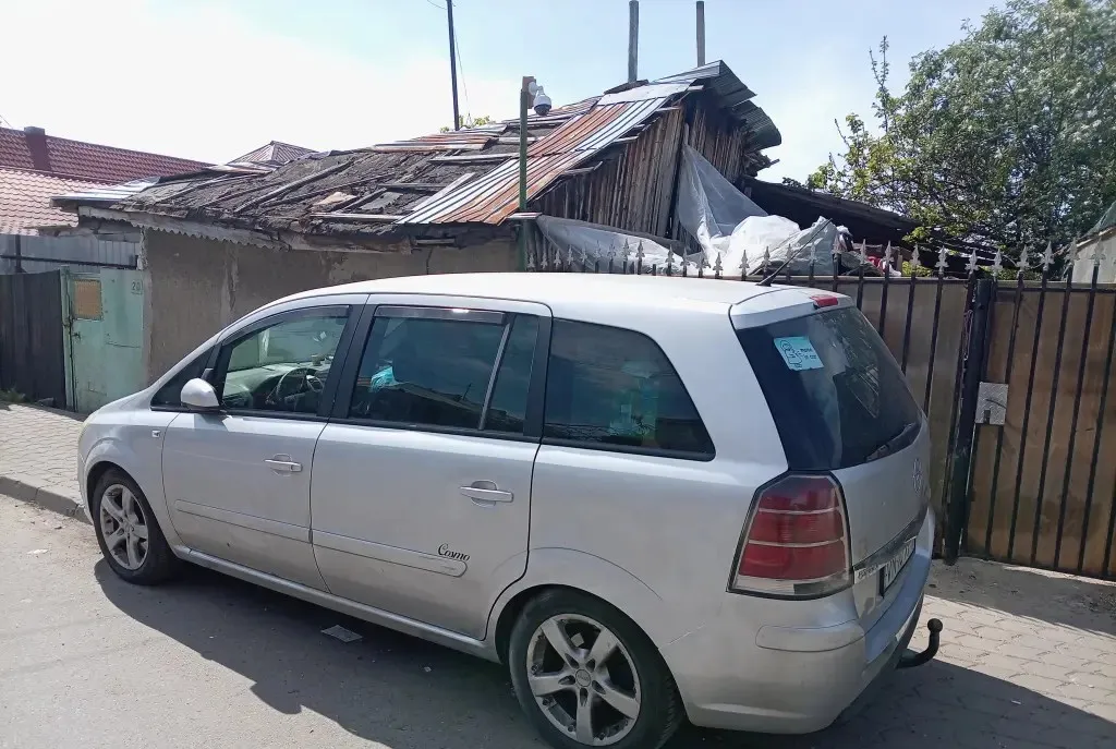 Opel Zafira B 1 9 TDCI 1 000