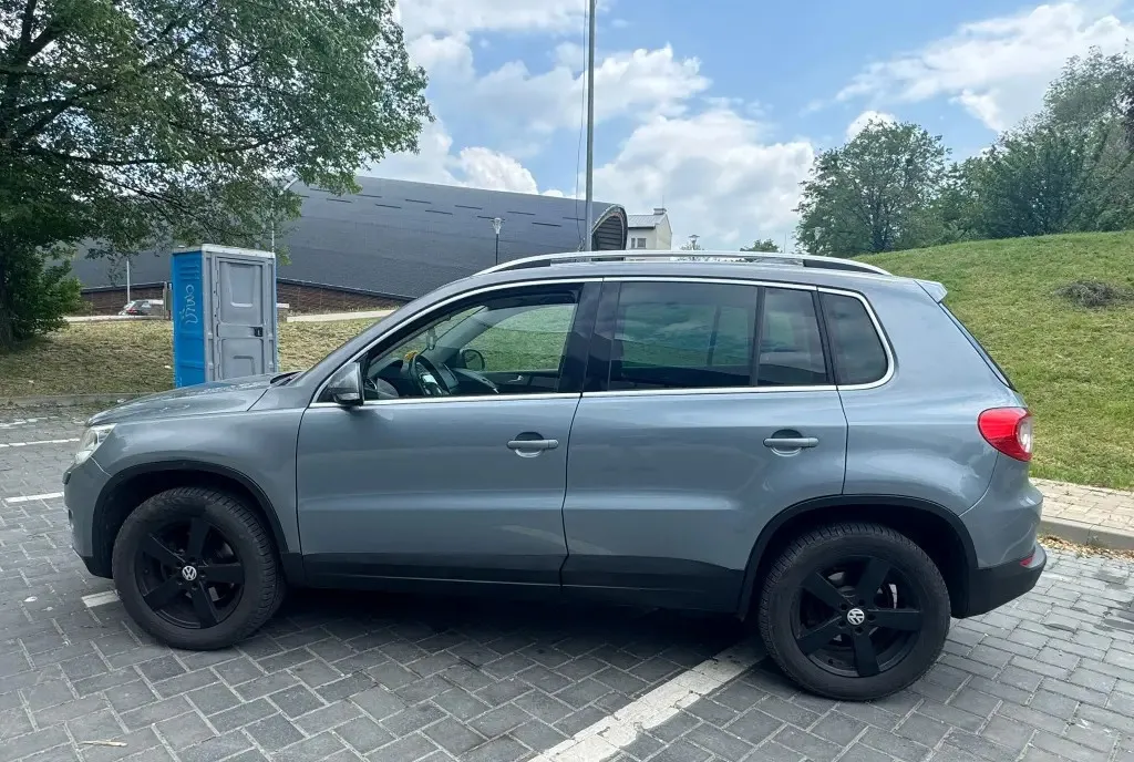 Volkswagen Tiguan 2008 2 0TDI 4 times 4 6 000 eur