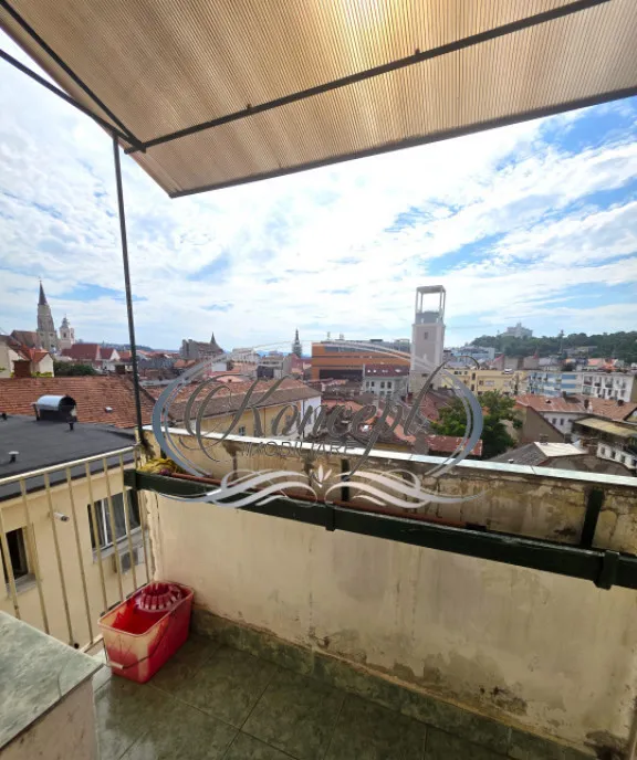 Apartament cu panorama in centrul Istoric
