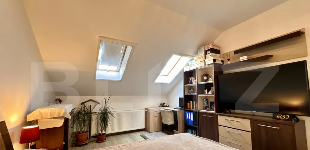 Apartament cu 3 camere si 2 bai curte comuna centrala p