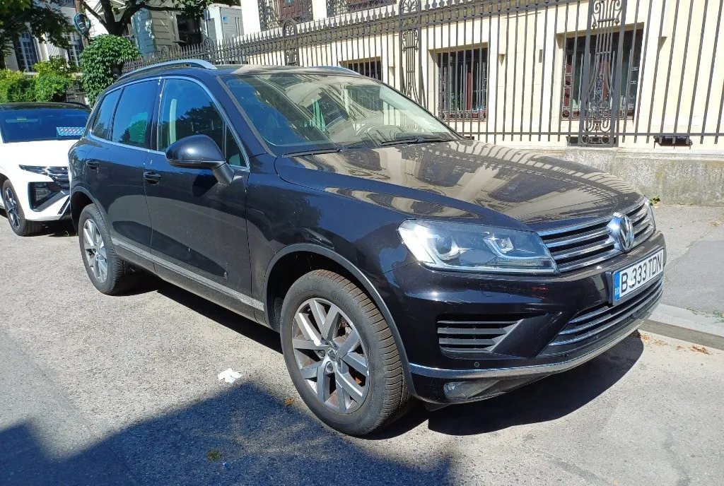 VOLKSWAGEN TOUAREG 2017 22 000 eur