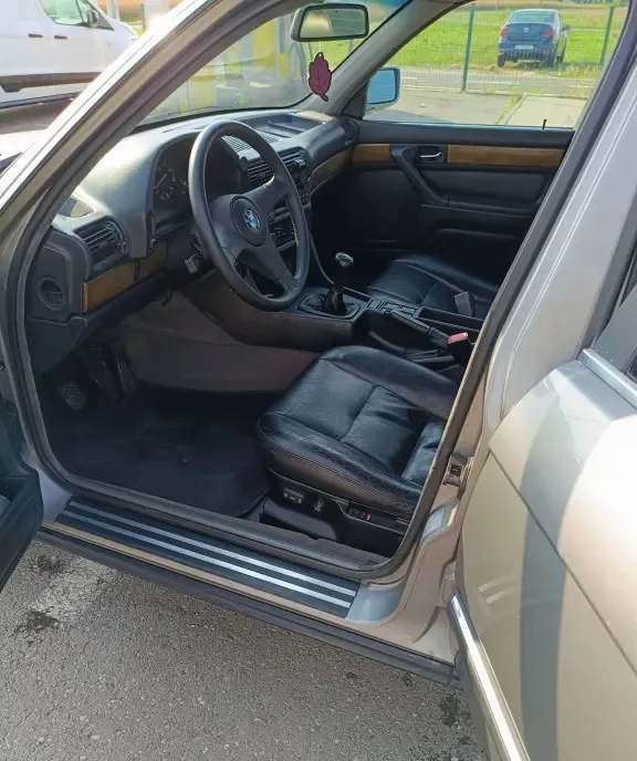 E32 730i manuala vehicul istoric 6 900 eur