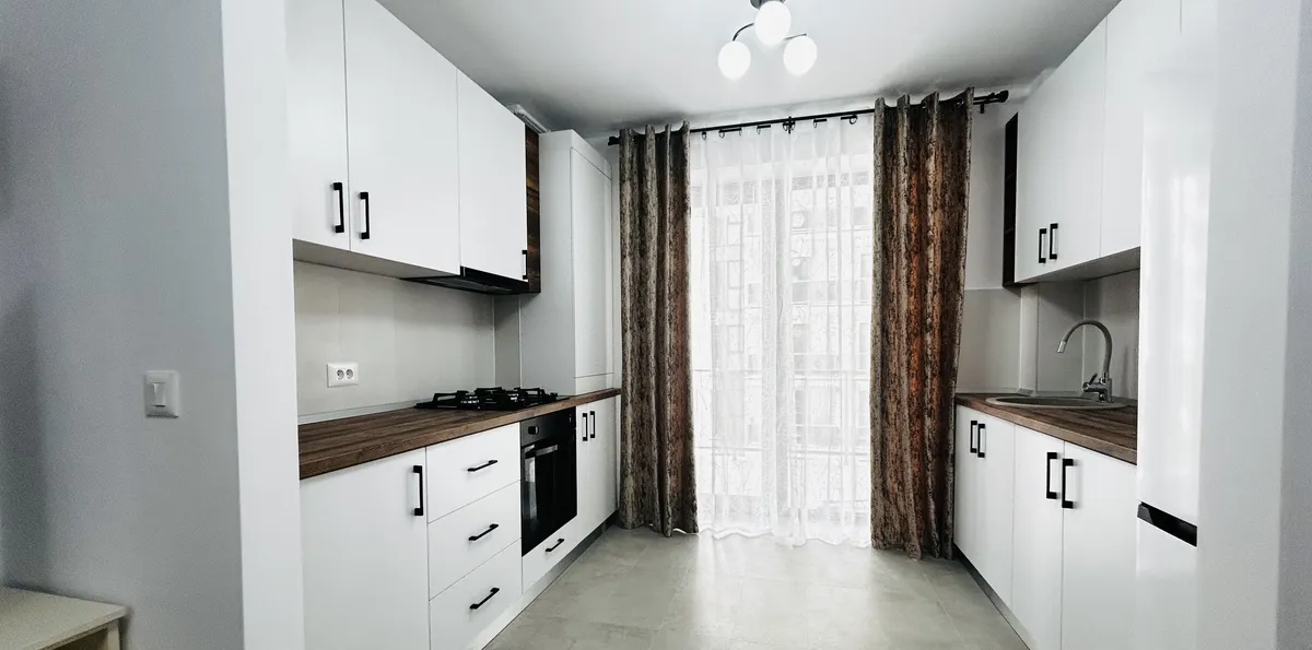 Nicolae Teclu 2 Camere Hils Titanium