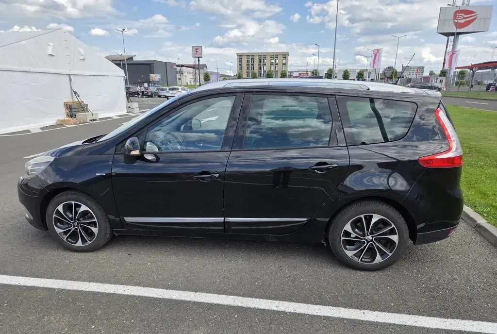 Renault Grand Scenic 1 5 dci Bose Edition 5 400 eur