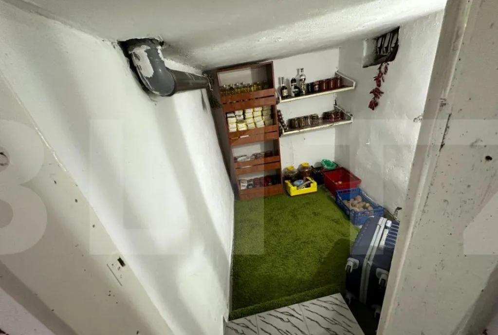 Casa P M 4 camere 130 mp utili 207 teren zona Romanesti
