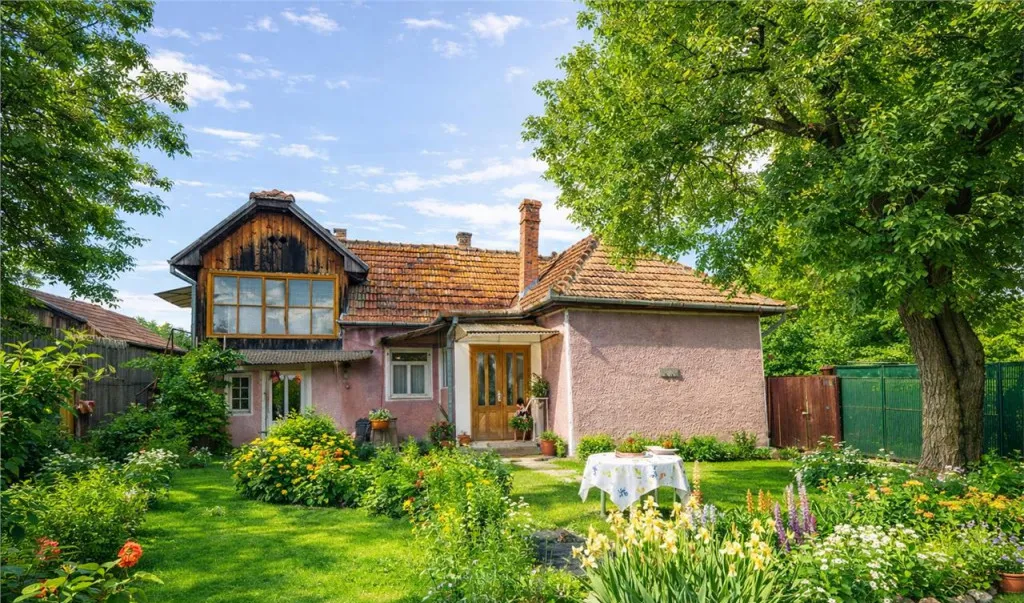 Casa traditionala cu teren pretios de 534 mp Targu Secuies