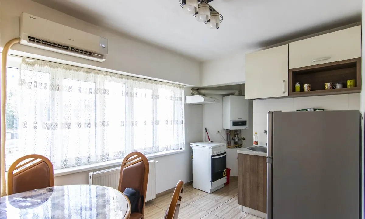 2 camere 53 mp etajul 1 mobilat utilat Veteranilor Lujerului