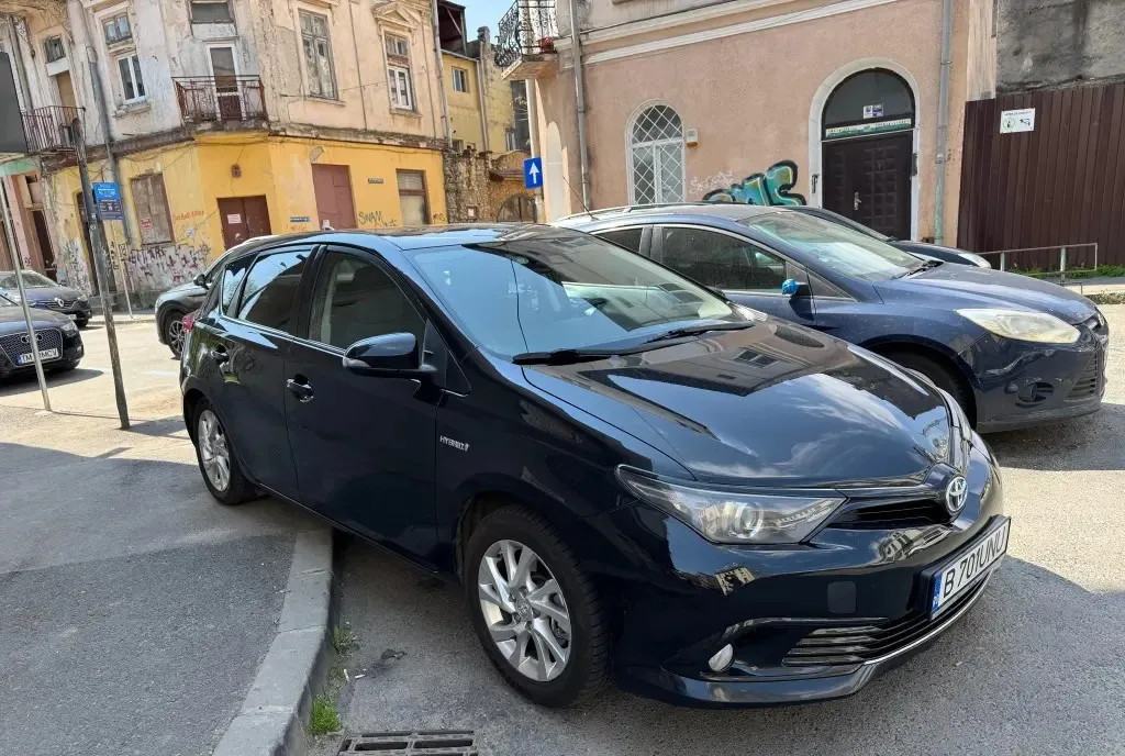 Toyota Auris Hibrid 10 500 eur
