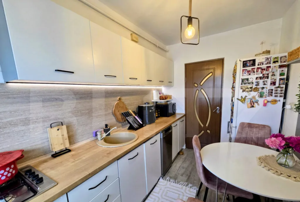 Apartament decomandat cu 2 camere Parcare cu cf Zona c
