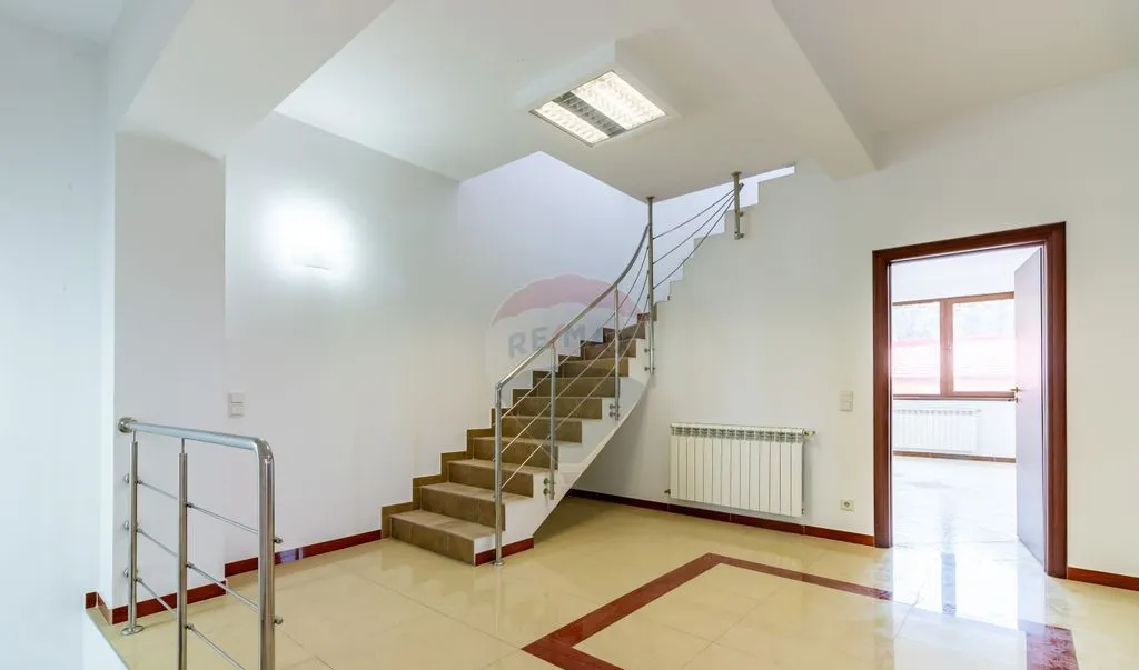 Particular vand teren stradal soseaua Colentina cu vad comercial
