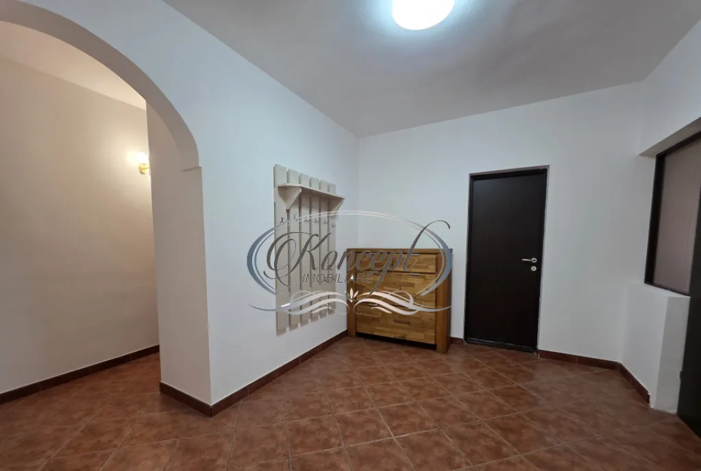Apartament in vila cu parcare si garaj
