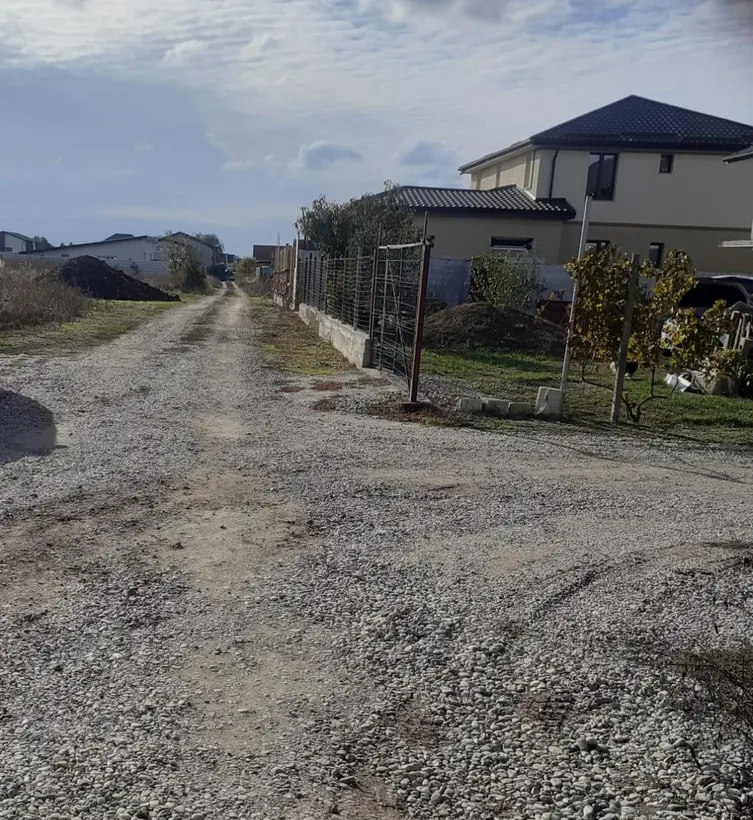 Domnesti str Simfoniei 775mp construibil dubla deschidere gaz curent vile