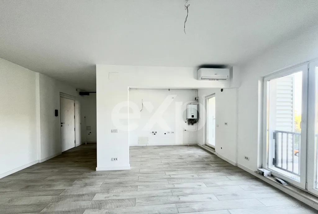 De vanzare apartament 2 camere parcare subterana piscina ext