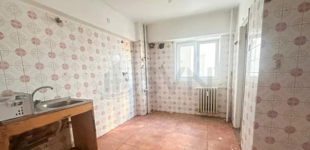 Apartament 4 camere P ta Romana l ase