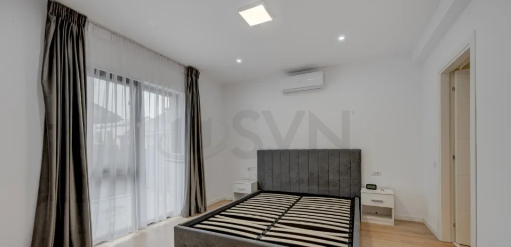 Vila in Tunari l Curte