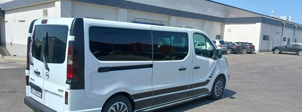 Opel Vivaro 8 1 locuri 11 000 eur