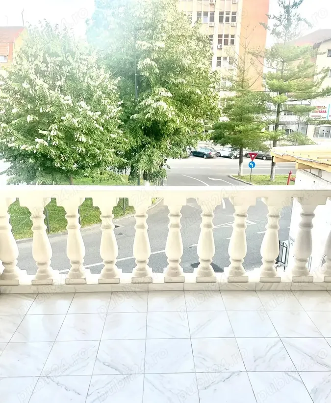 Ramnicu Valcea ultracentral chiar in fata la parc Zavoi