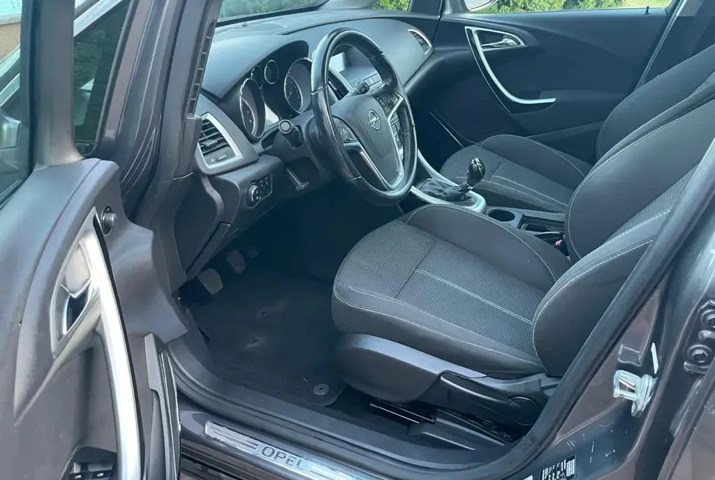 Opel Astra J 1 4 Turbo 2 800 eur